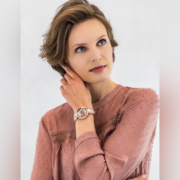 Michael Kors Rose Gold Crystal Watch Authentic - Picture 4 of 10